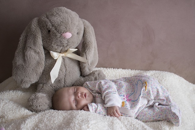 Bezpieczeństwo mebli dziecięcych: jak zadbać o ochronę maluchów